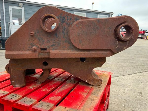 HYDRAULIC Quick hitch ....100mm PINS......161wa. 377232100