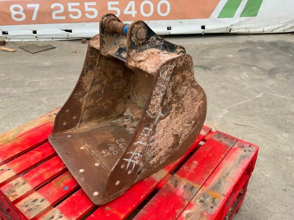 24" CAT DIGGING BUCKET......45mm PINS......146wa. 377232279