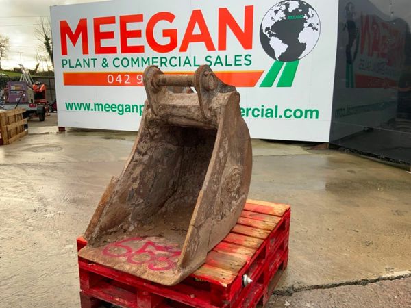 24" STRICKLAND BUCKET.........65mm PINS.........65 377232338