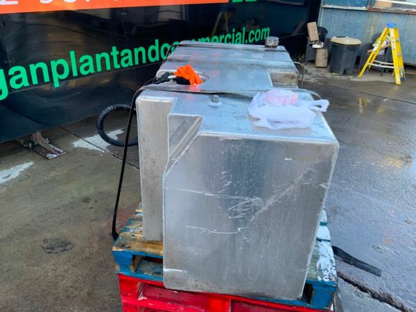 Volvo FH SB COMPONENTS DIESEL / HYDRAULIC TANK. 377232445