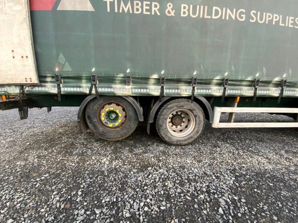Iveco Stralis 26 TONNE REAR LIFT AXLE30ft  BODY. 377232541