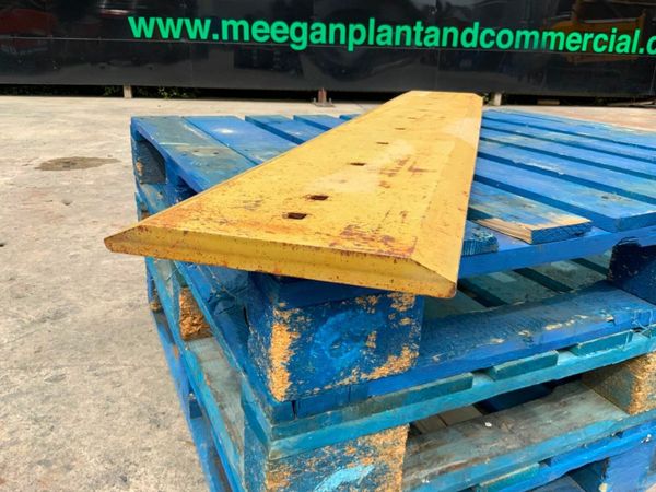 1.8mts CUTTING EDGE BLADE / WEAR PLATE. 377232546