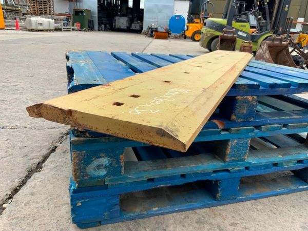 1.8mts CUTTING EDGE BLADE / WEAR PLATE. 377232550