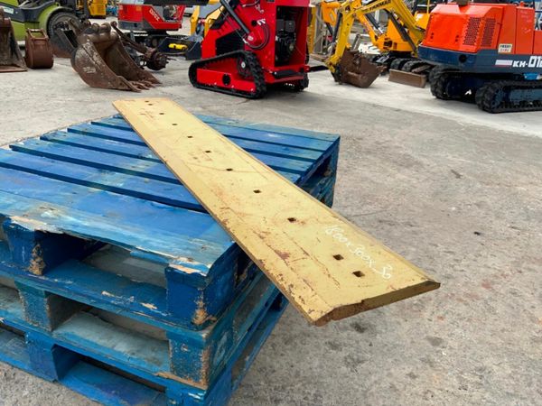 1.8mts CUTTING EDGE BLADE / WEAR PLATE. 377232551