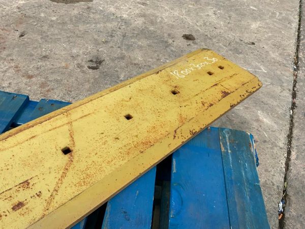 1.8mts CUTTING EDGE BLADE / WEAR PLATE. 377232553