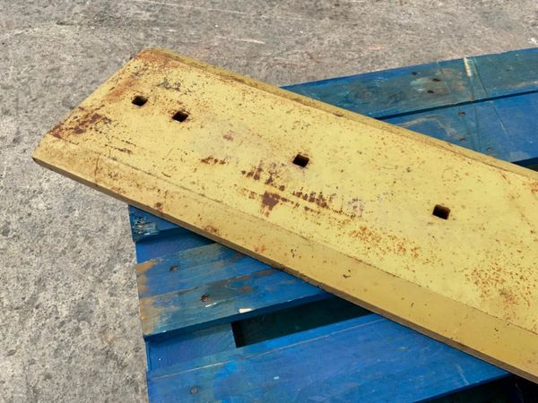 1.8mts CUTTING EDGE BLADE / WEAR PLATE. 377232554