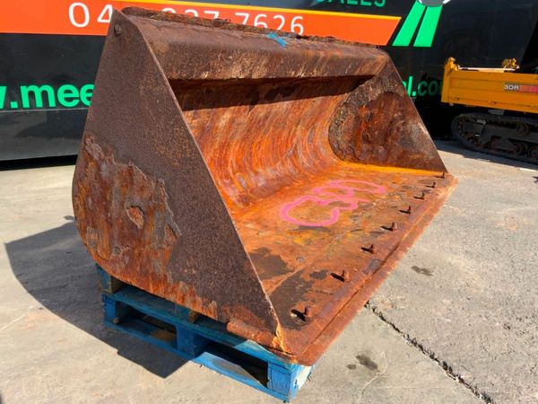 90"  JCB TELEPORTER LOADING BUCKET.....C3PO. 377232560