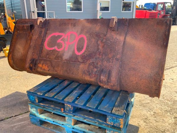 90"  JCB TELEPORTER LOADING BUCKET.....C3PO. 377232562