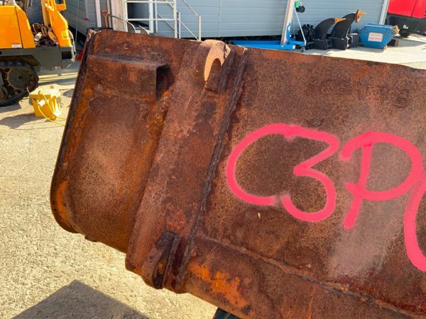 90"  JCB TELEPORTER LOADING BUCKET.....C3PO. 377232569