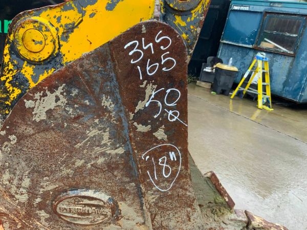 18" STRICKLAND BUCKET......50mm PINS.........1364t 377232506