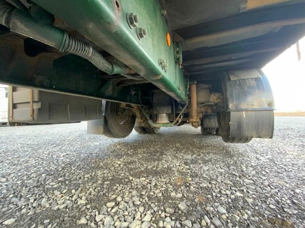 Iveco Stralis 26 TONNE REAR LIFT AXLE30ft  BODY. 377232526