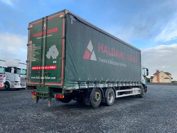 Iveco Stralis 26 TONNE REAR LIFT AXLE30ft  BODY. 377232527