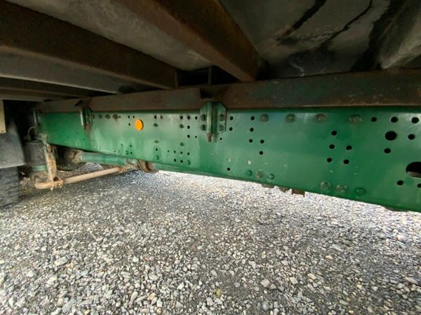 Iveco Stralis 26 TONNE REAR LIFT AXLE30ft  BODY. 377232529