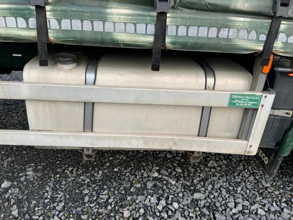 Iveco Stralis 26 TONNE REAR LIFT AXLE30ft  BODY. 377232530