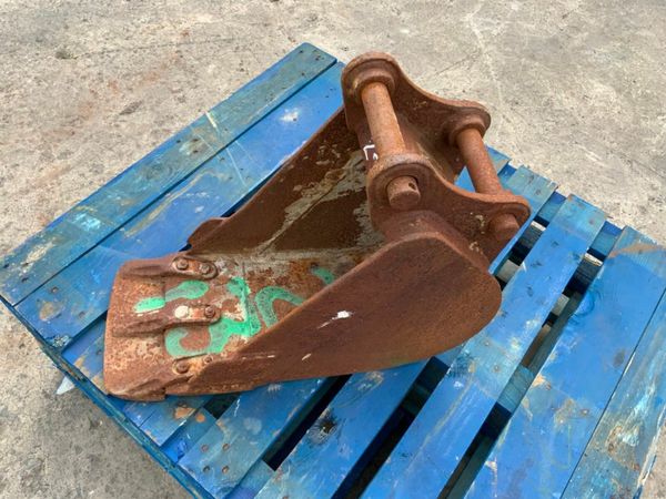 12" MINI DIGGER BUCKET......35mm PINS......231w. 377232630