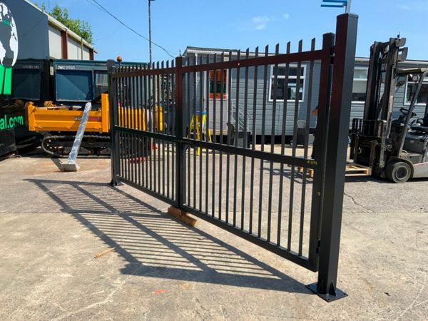 UNUSED 4.0mts ENTRANCE GATES & POSTS...3394. 377232777