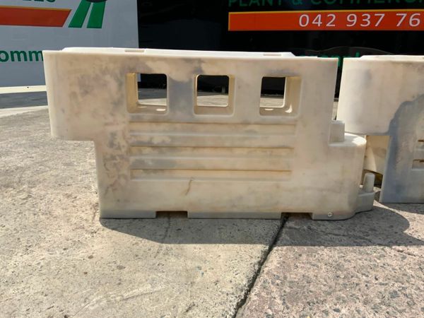 2.0mts x 1.0mts PLASTIC SAFETY BOLLARDS.....2834. 377232799