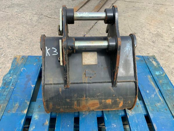 UNUSED 18" RHINOX  BUCKET......35mm PINS....212w. 377232724