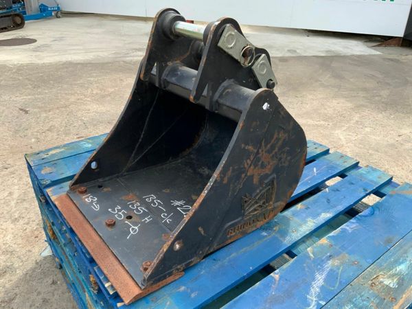 UNUSED 18" RHINOX  BUCKET......35mm PINS....212w. 377232728