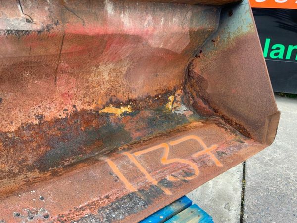 94" BOBCAT FRONT LOADING  BUCKET.......1137t. 377232852