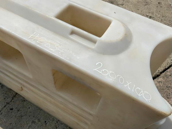 2.0mts x 1.0mts PLASTIC SAFETY BOLLARDS.....2834. 377232801