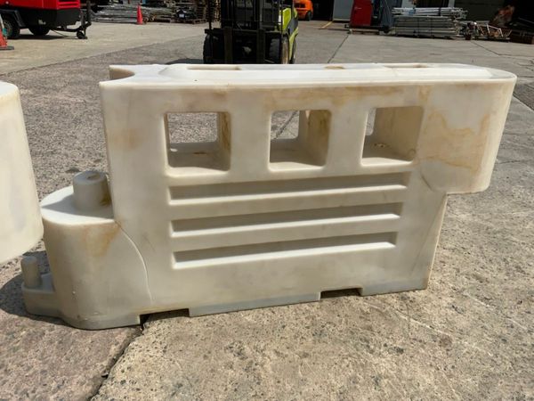 2.0mts x 1.0mts PLASTIC SAFETY BOLLARDS.....2834. 377232807