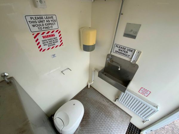 SELF CONTAINED PORTABLE TOILET CONTAINER...899. 377232830