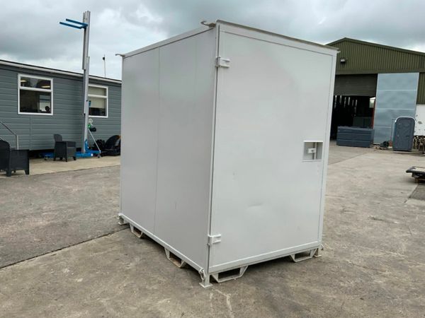 SELF CONTAINED PORTABLE TOILET CONTAINER...899. 377232833