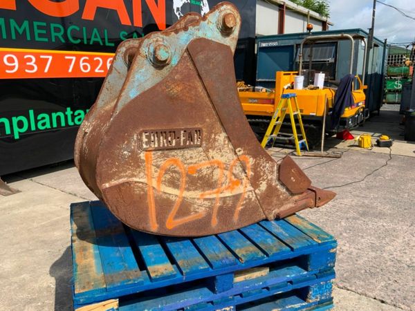 24" EUROFAB DIGGING BUCKET.....65mm PINS....1279t. 377232924