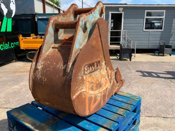 24" EUROFAB DIGGING BUCKET.....65mm PINS....1279t. 377232926