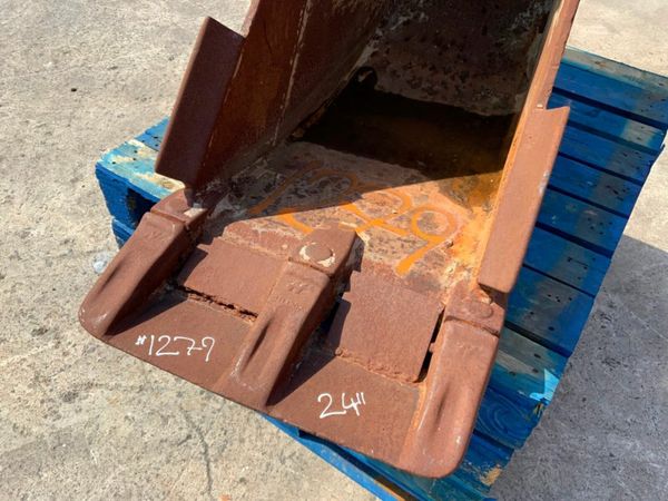 24" EUROFAB DIGGING BUCKET.....65mm PINS....1279t. 377232936