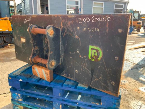 60" DIGBIT MINI DIGGER ROAD BRUSH....50mm PINS..72 377233003