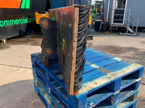 60" DIGBIT MINI DIGGER ROAD BRUSH....50mm PINS..72 377233010