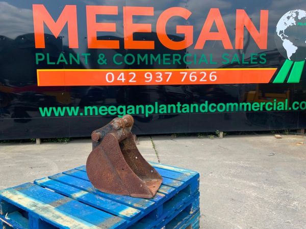 12"  MINI DIGGER BUCKET.....35mm PINS.......232w. 377233223