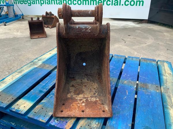 12"  MINI DIGGER BUCKET.....35mm PINS.......232w. 377233235
