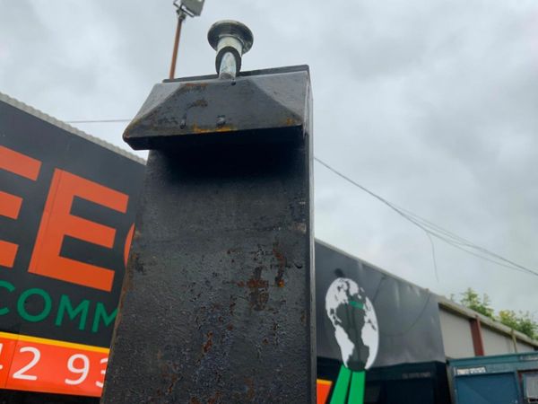 UNUSED 1800mm / 6 ft..... FORKS.....3 TON.....4561 377233376