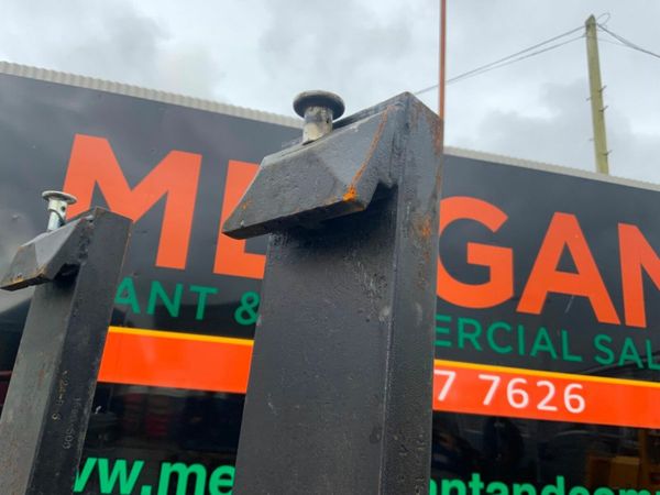 UNUSED 1800mm / 6 ft..... FORKS.....3 TON.....4561 377233377