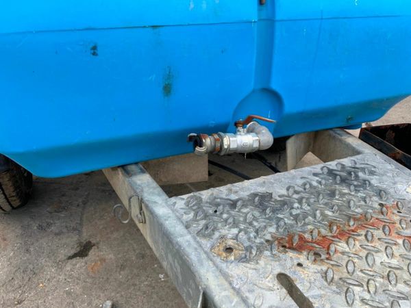 900lts. SINGLE AXLE WATER BOWSER..........57w. 377233394