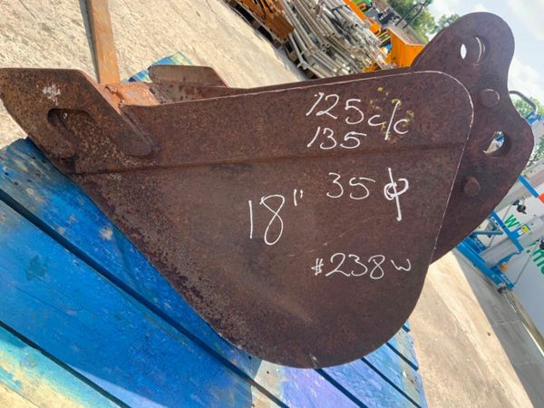 18"  JCB MINI DIGGER BUCKET...35mm PINS.....238w.. 377233339