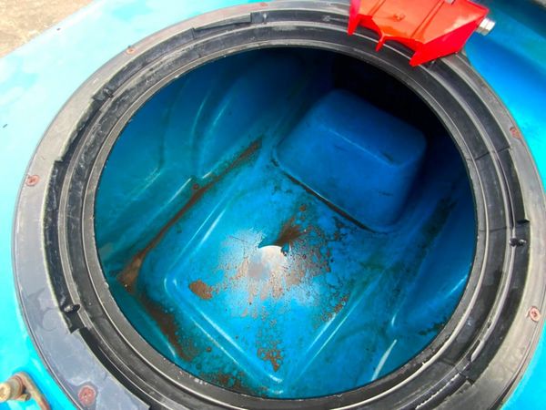 900lts. SINGLE AXLE WATER BOWSER..........57w. 377233407