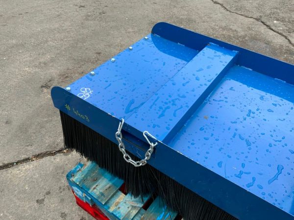 UNUSED 60"  FORK LIFT ROAD BRUSH........4403. 377233974