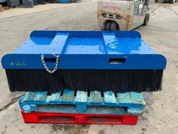 UNUSED 60"  FORK LIFT ROAD BRUSH........4403. 377233975