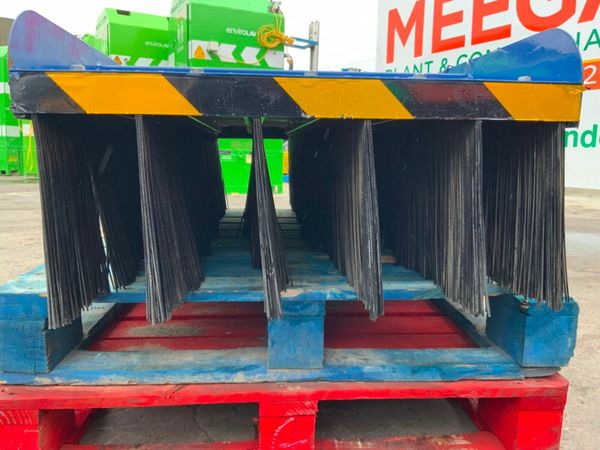 UNUSED 60"  FORK LIFT ROAD BRUSH........4403. 377233978