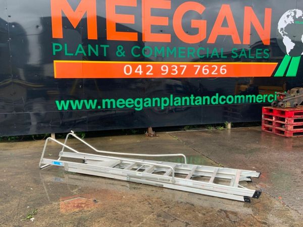 8 STEP ALUMINIUM PLATFORM LADDER.........442-2. 377233983