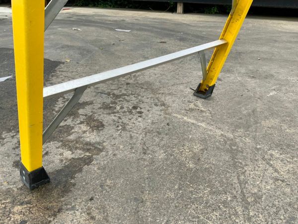 8 STEP FIBRE PLATFORM ACCESS LADDER.......0442. 377233914