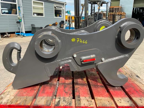 UNUSED VOLVO S3 QUICK HITCH  / COUPLER......7466. 377233927