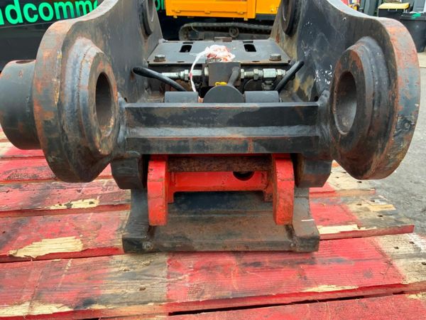 HYDRAULIC Q / HITCH....65mm PINS...13 ton....2405. 377234047
