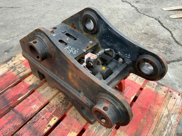 HYDRAULIC Q / HITCH....65mm PINS...13 ton....2405. 377234051