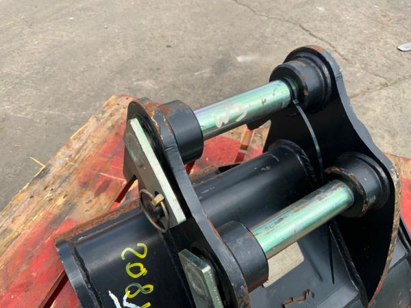 18" RHINOX MINI DIGGER BUCKET....35mm....208w. 377234011