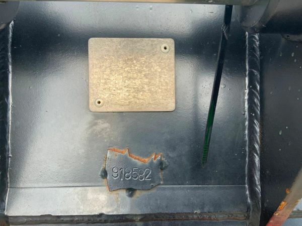 18" RHINOX MINI DIGGER BUCKET....35mm....208w. 377234015